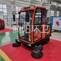 物流園使用電動(dòng)掃地車(chē)有什么好處